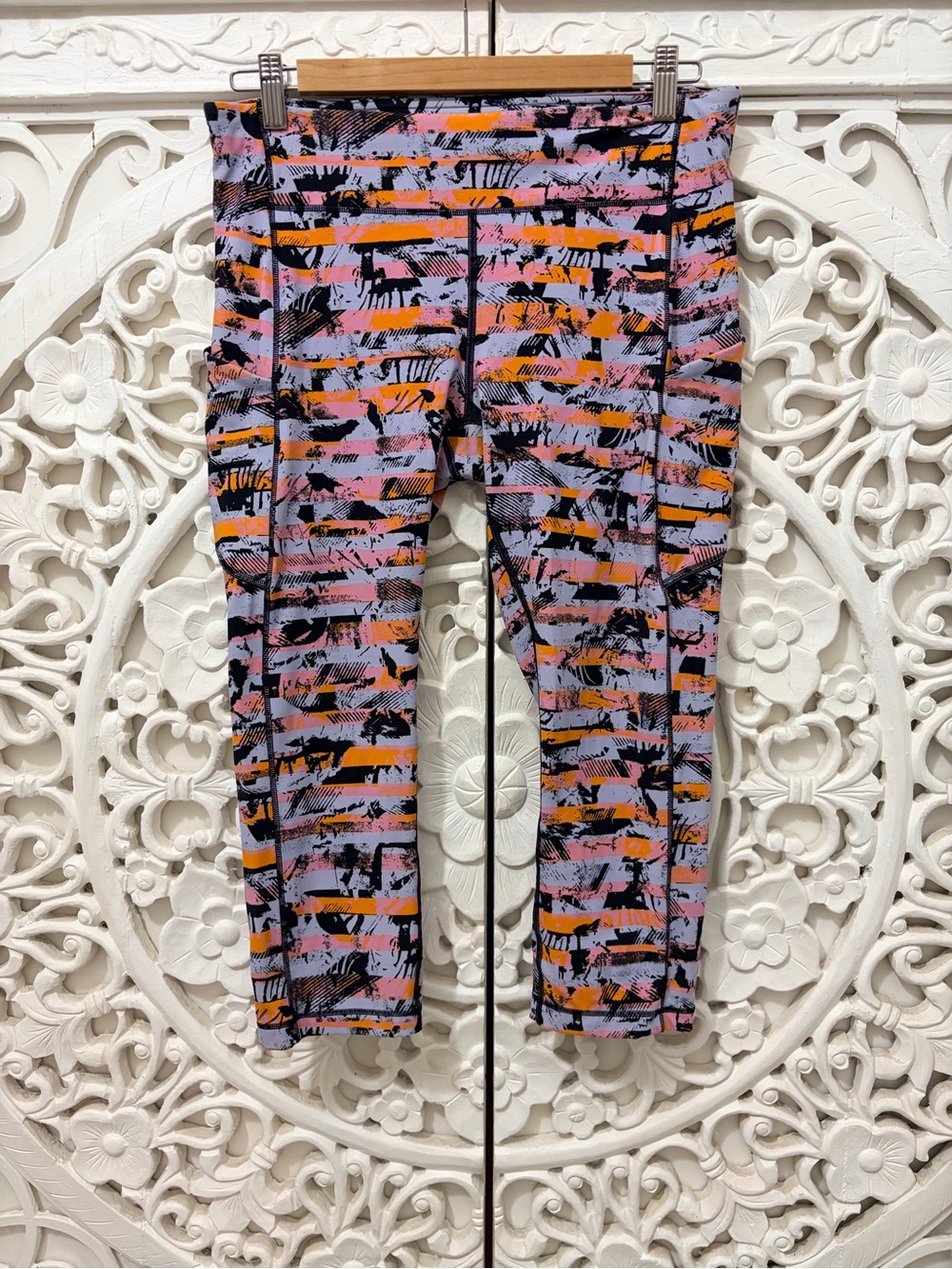 Lululemon Cropped Leggings Abstract Print Pink Orange Size 10